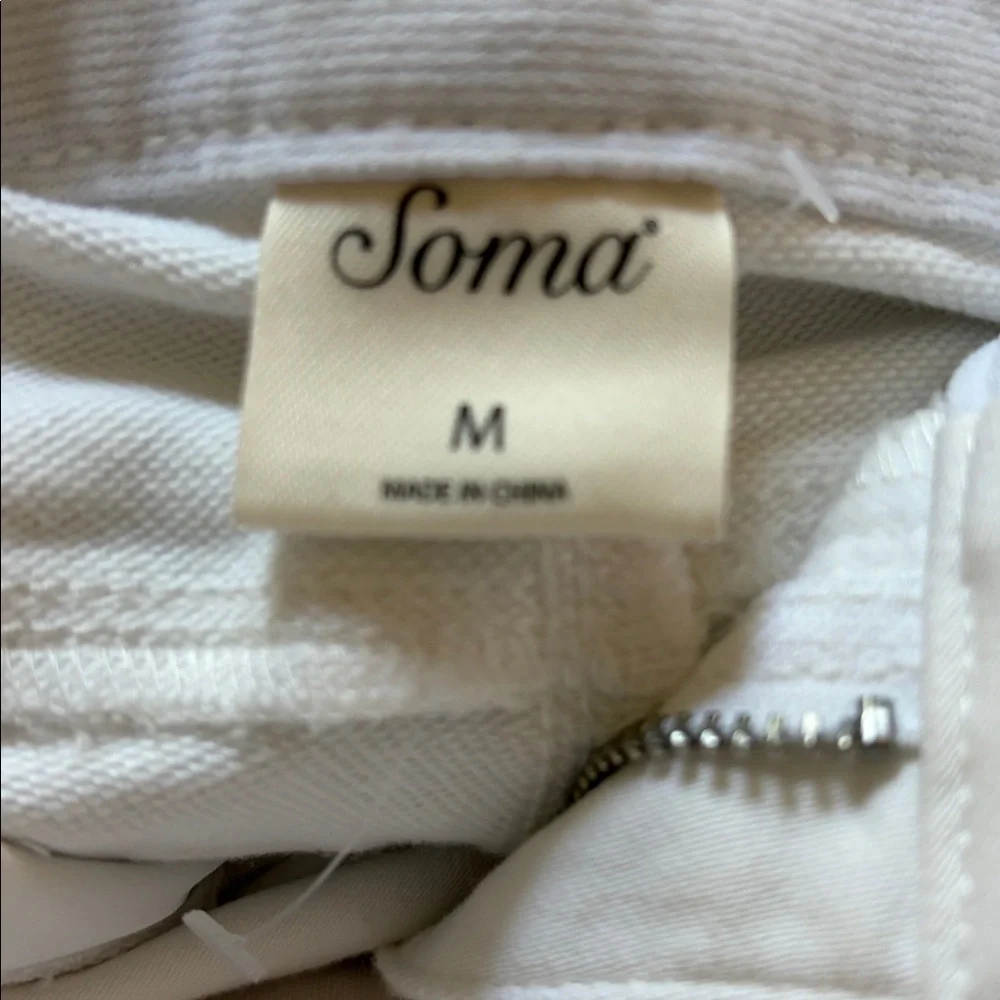 Soma 5 pocket slimming Jean. NWT size M.